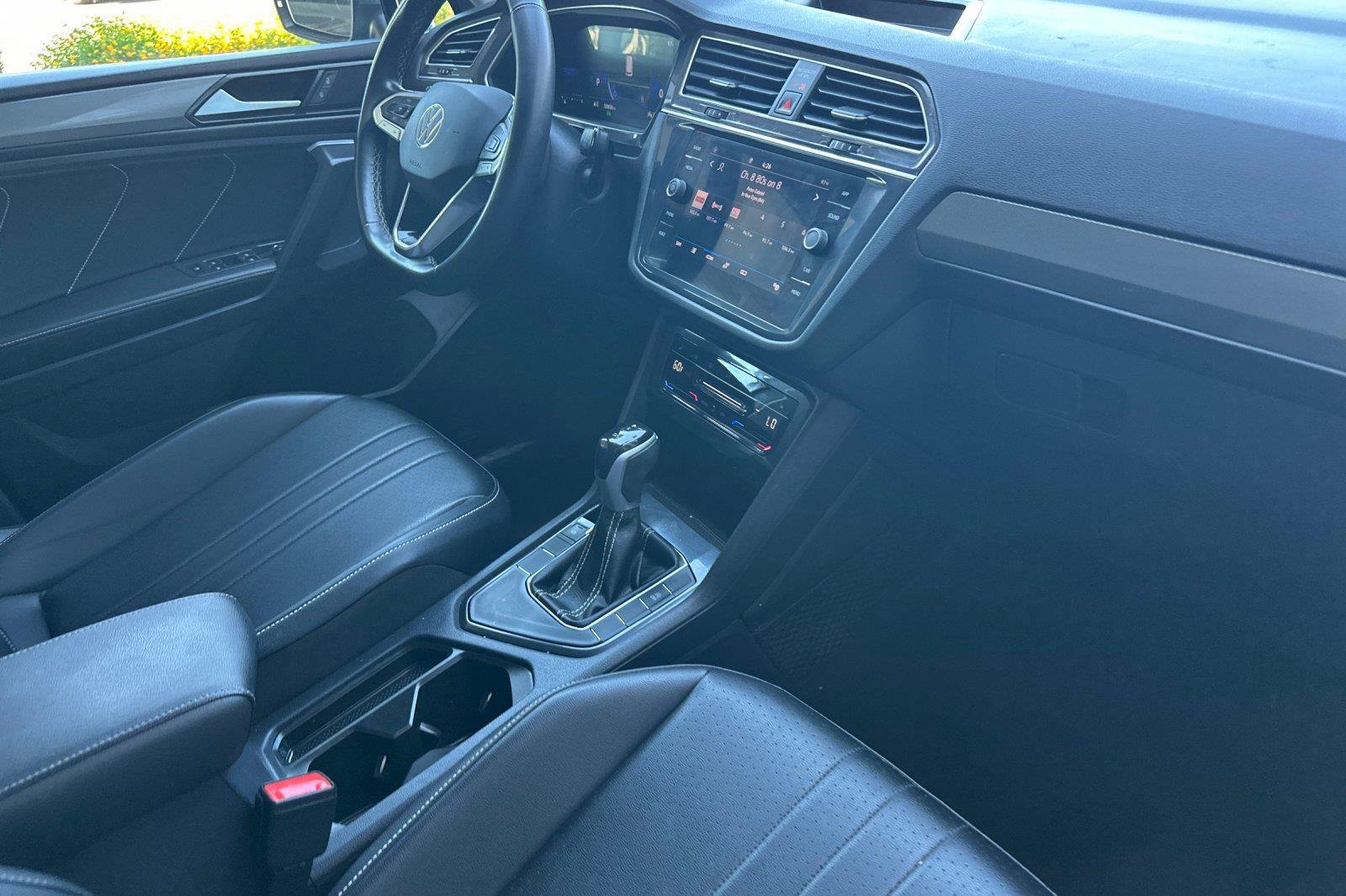 Certified 2023 Volkswagen Tiguan SE FWD image 17
