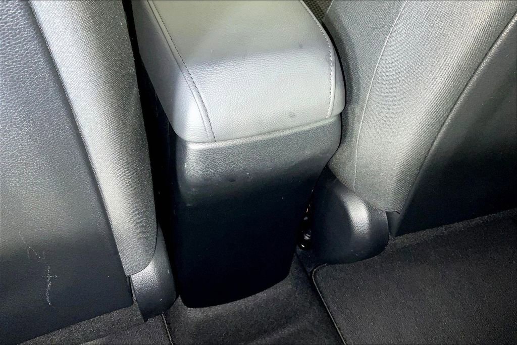 Used 2025 Kia Soul LX image 32