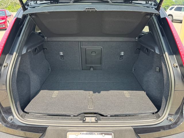 Used 2023 Volvo XC40 B5 Plus AWD/4WD image 13
