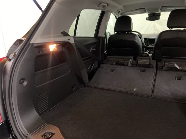 Used 2022 Chevrolet Trax LT w/ LT Convenience Package AWD/4WD image 16