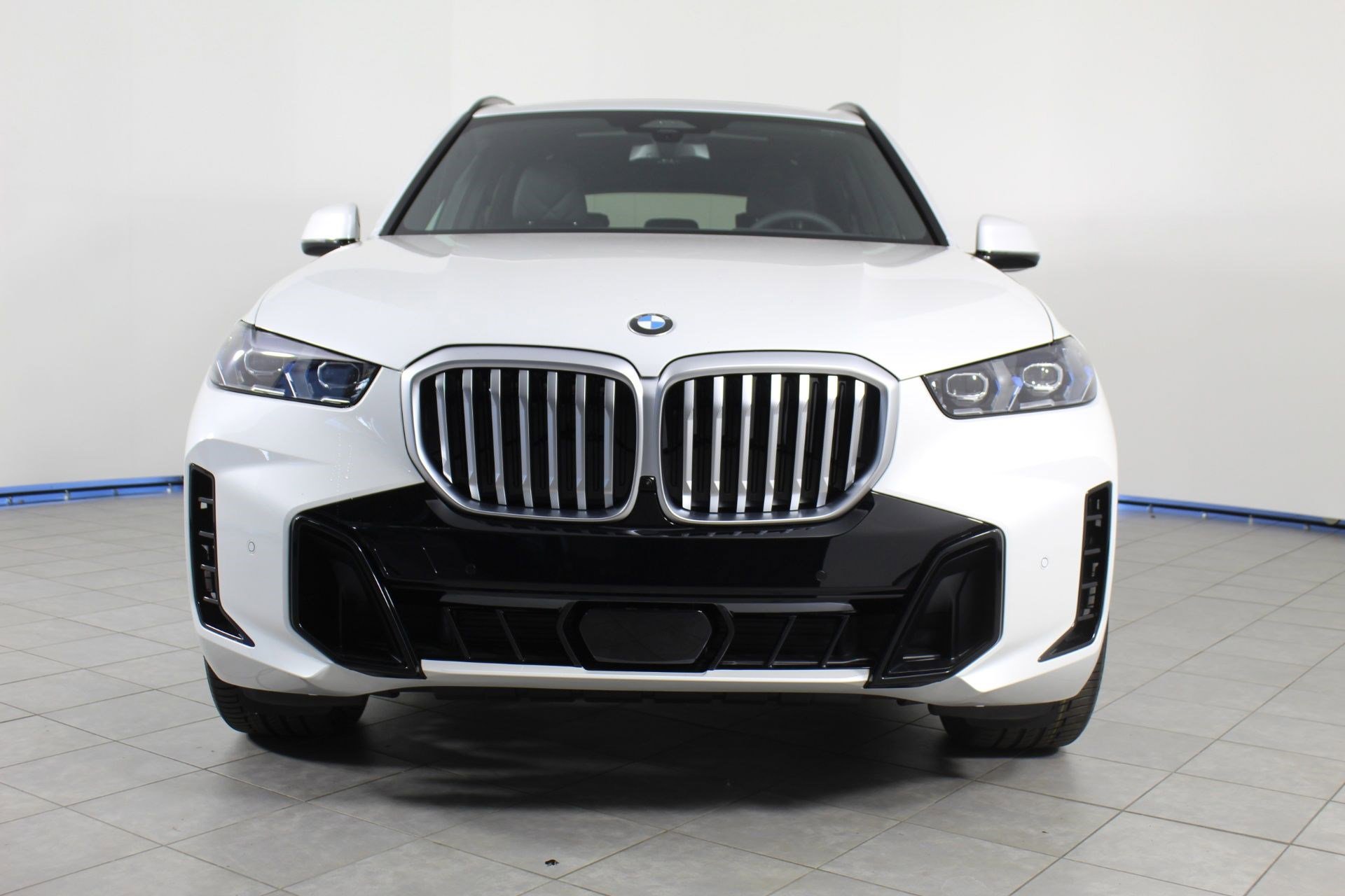 New 2026 BMW X5 xDrive40i w/ M Sport Package AWD/4WD image 6