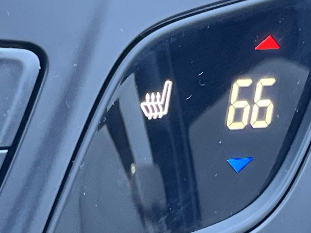 Used 2020 Buick Envision Essence w/ Experience Buick Package image 34