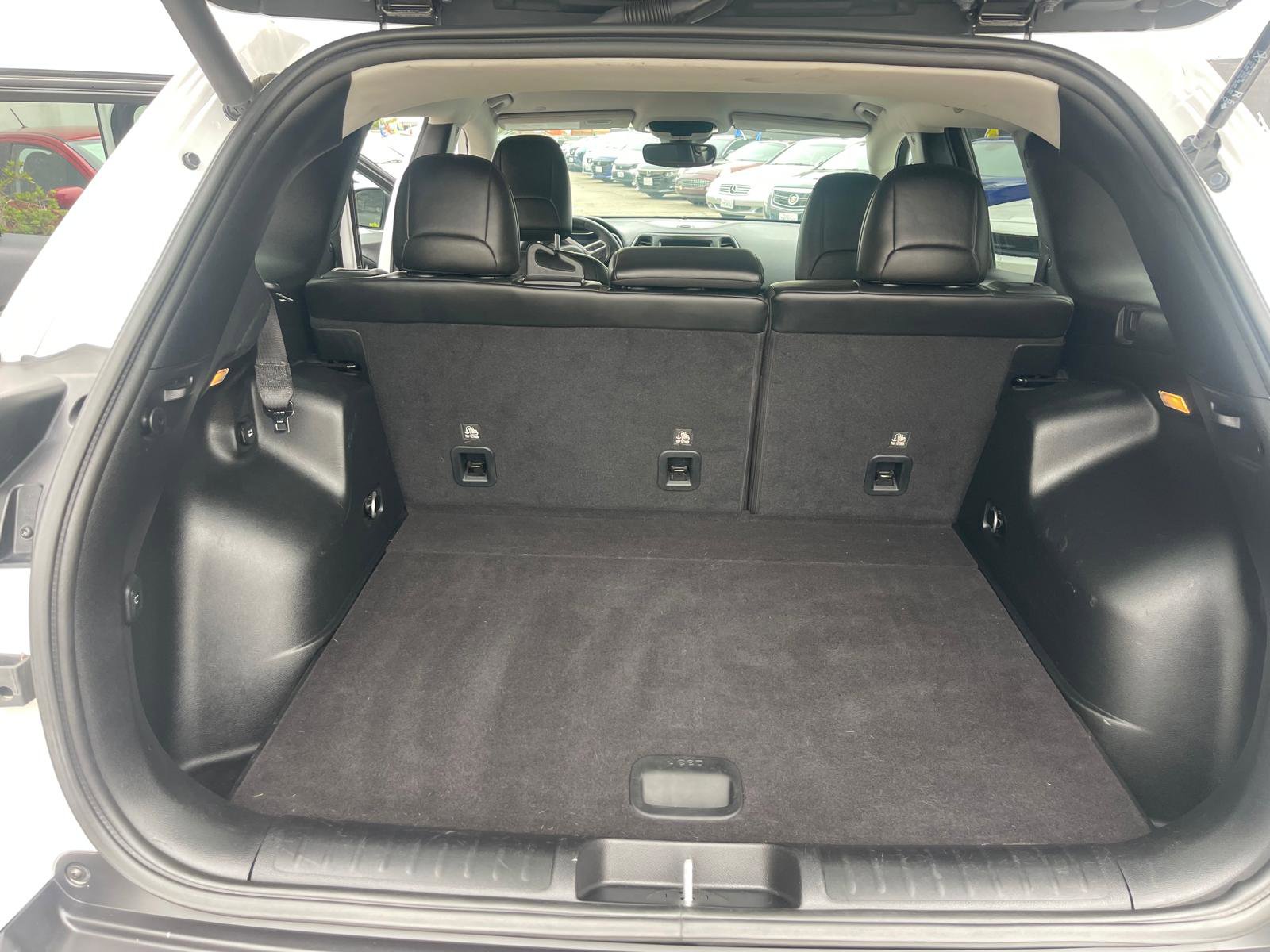 Used 2021 Jeep Cherokee Latitude Lux w/ Comfort/Convenience Group image 5