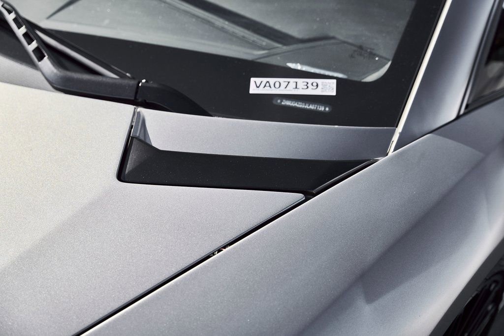 Used 2018 Lamborghini Aventador S image 16