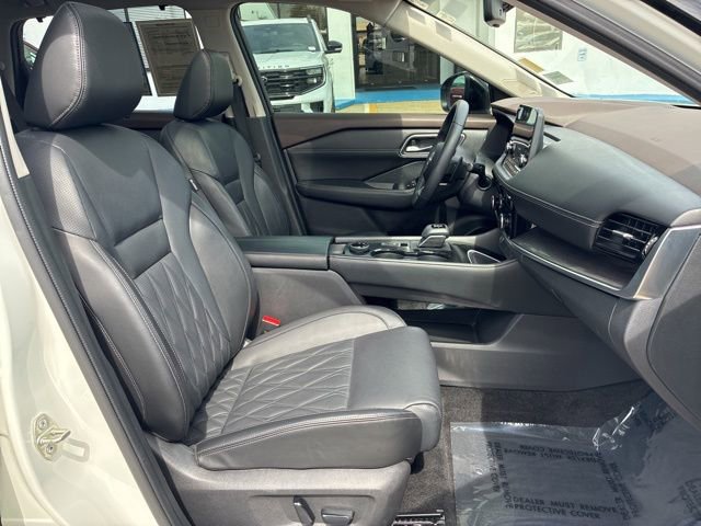 Used 2023 Nissan Rogue Platinum w/ Platinum Premium Package AWD/4WD image 29