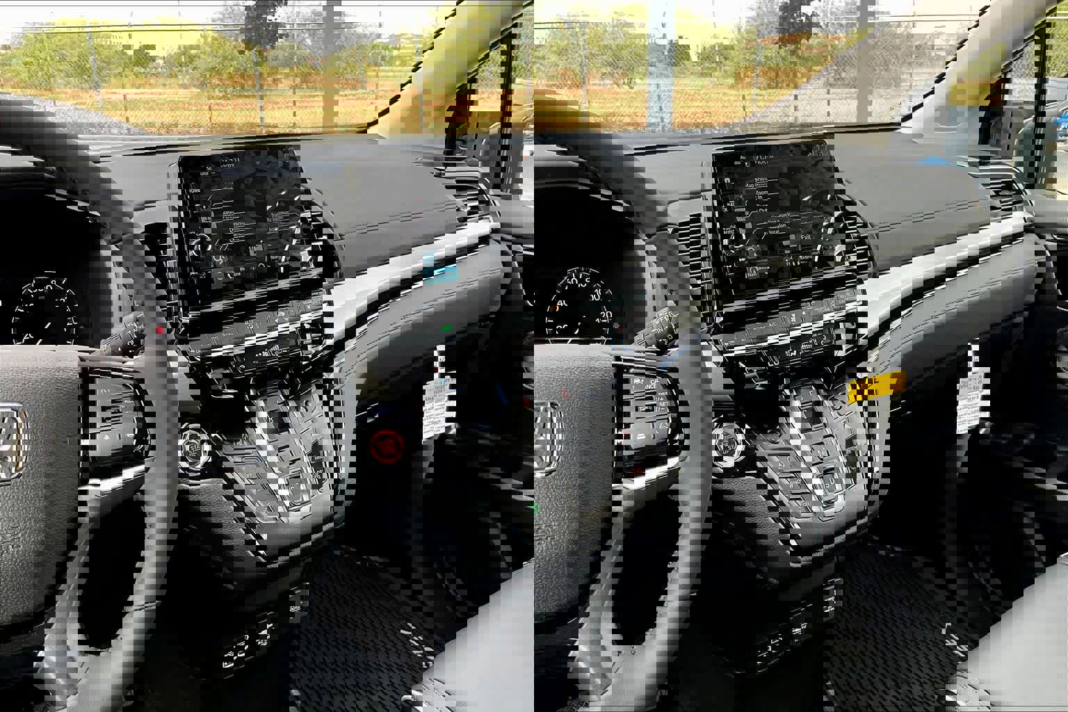 New 2026 Honda Odyssey Touring image 6