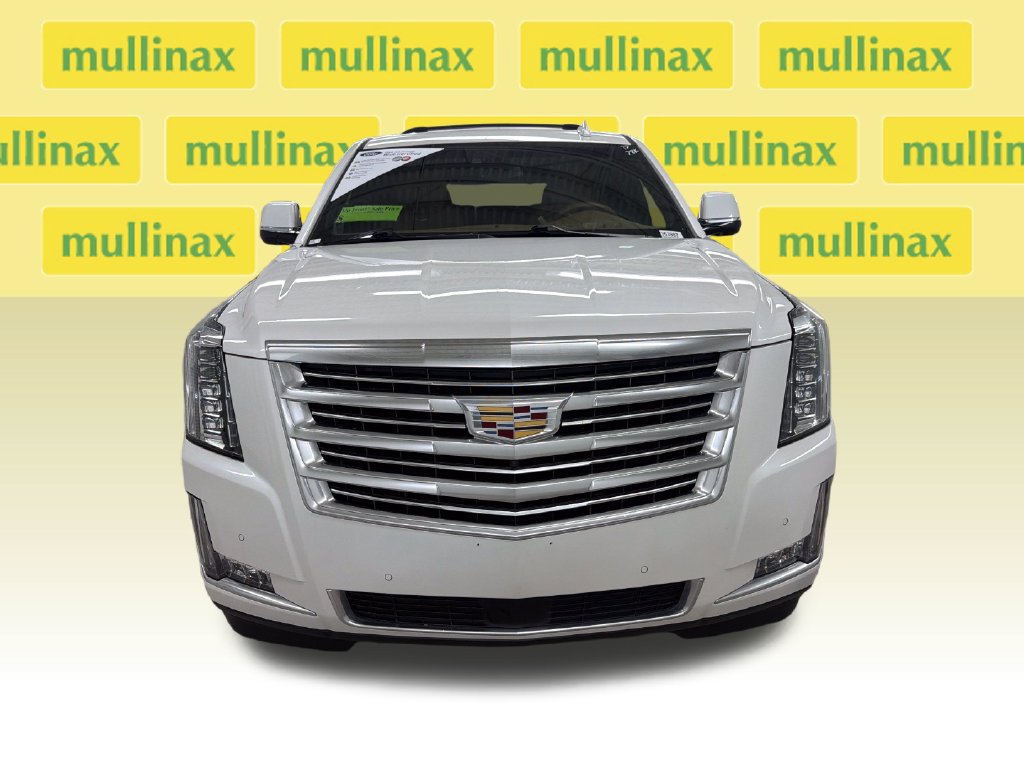 Used 2017 Cadillac Escalade Platinum AWD/4WD image 16