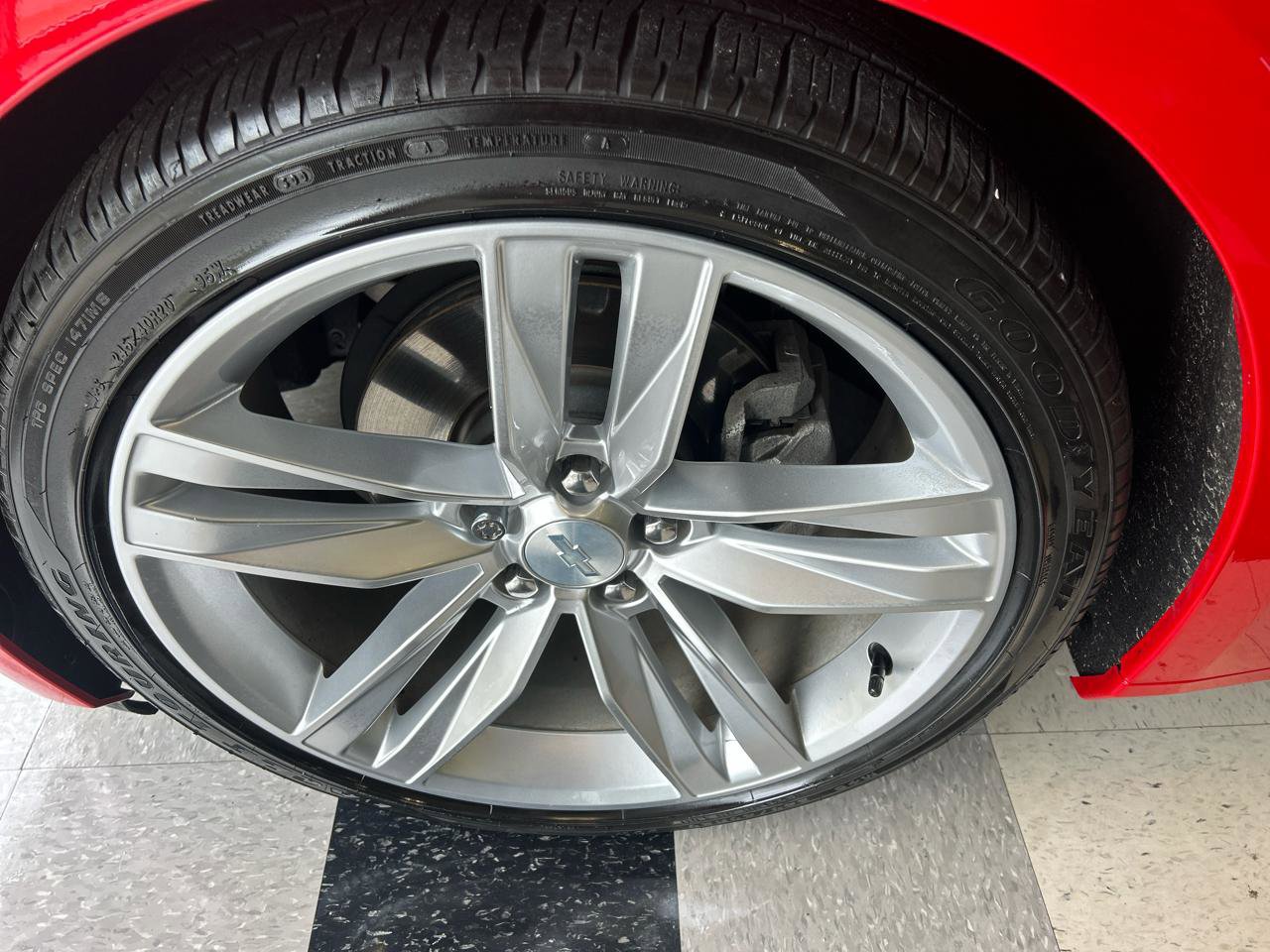 Used 2017 Chevrolet Camaro LT RWD image 9