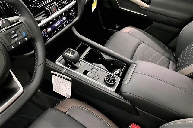 New 2025 Nissan Pathfinder Platinum w/ Lighting Package (N93) image 8