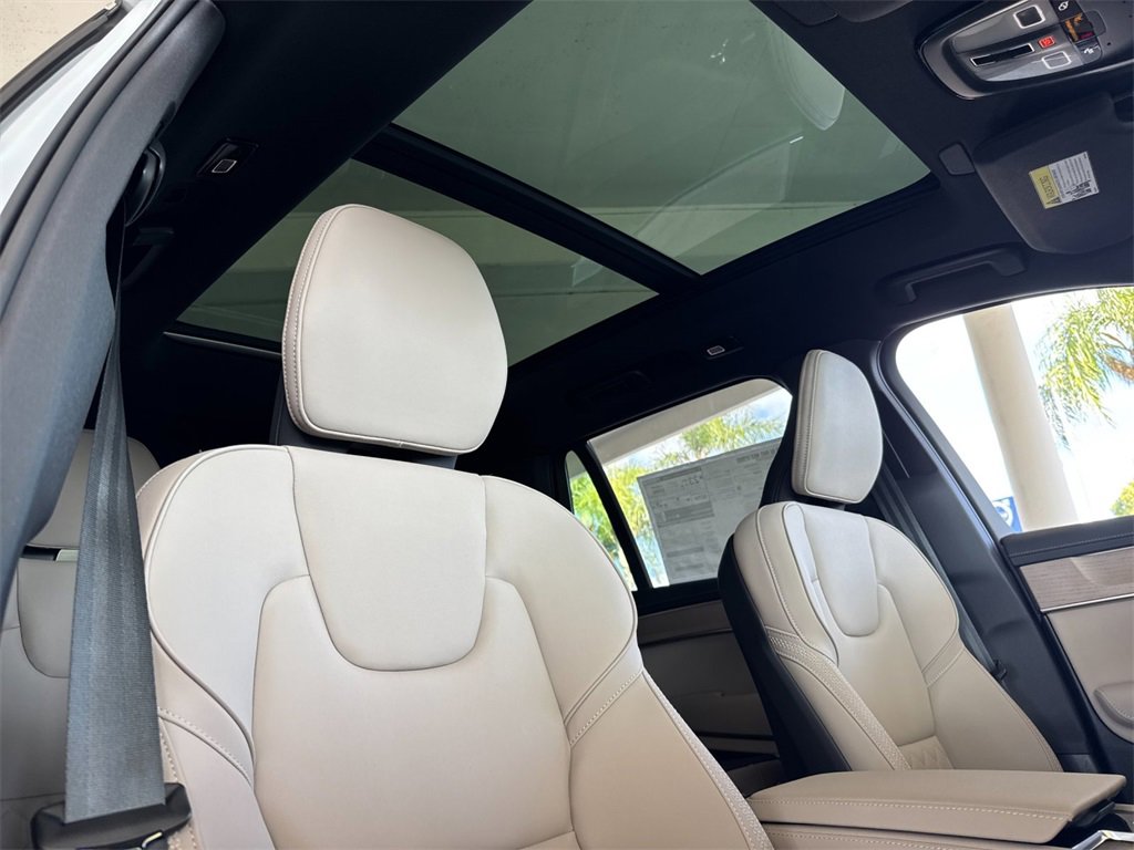 New 2026 Volvo XC90 B6 Plus w/ Protection Package Premier image 17