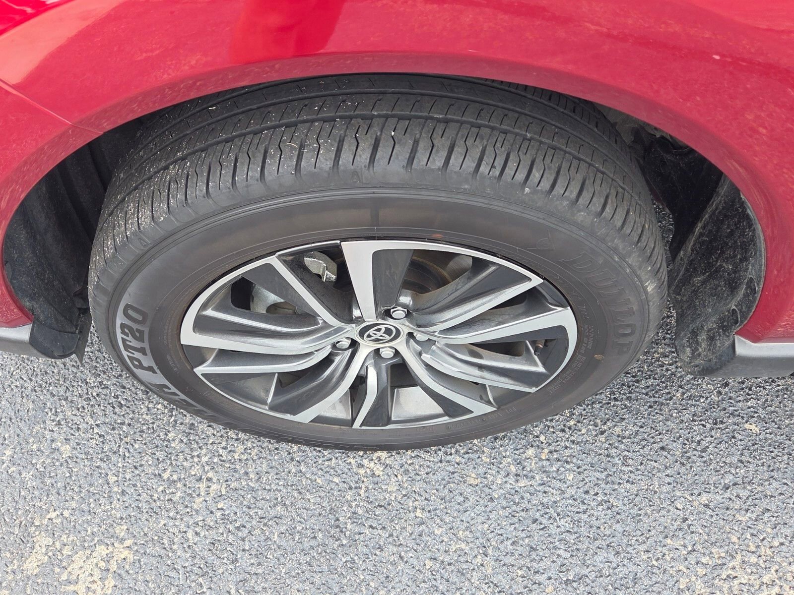 Used 2024 Toyota Venza LE image 18