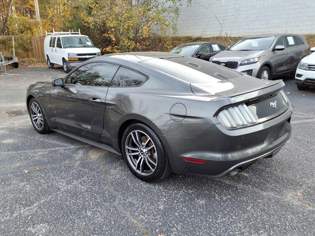 Used 2017 Ford Mustang Coupe image 5