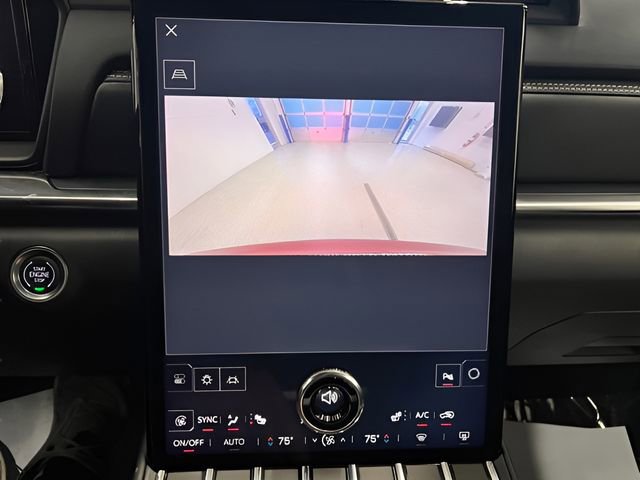 Used 2025 GMC Terrain Elevation w/ Elevation Premium Package image 29