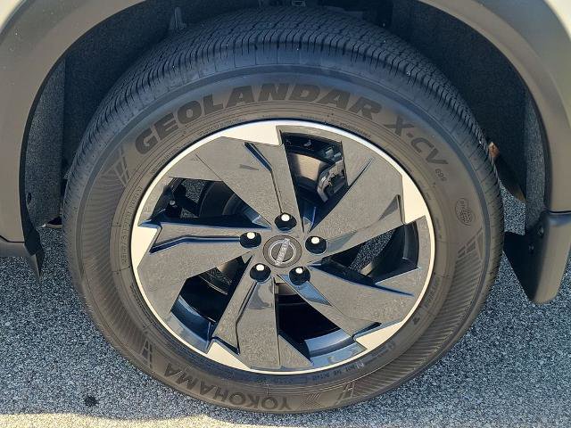 Certified 2025 Nissan Rogue SV w/ SV Premium Package image 13