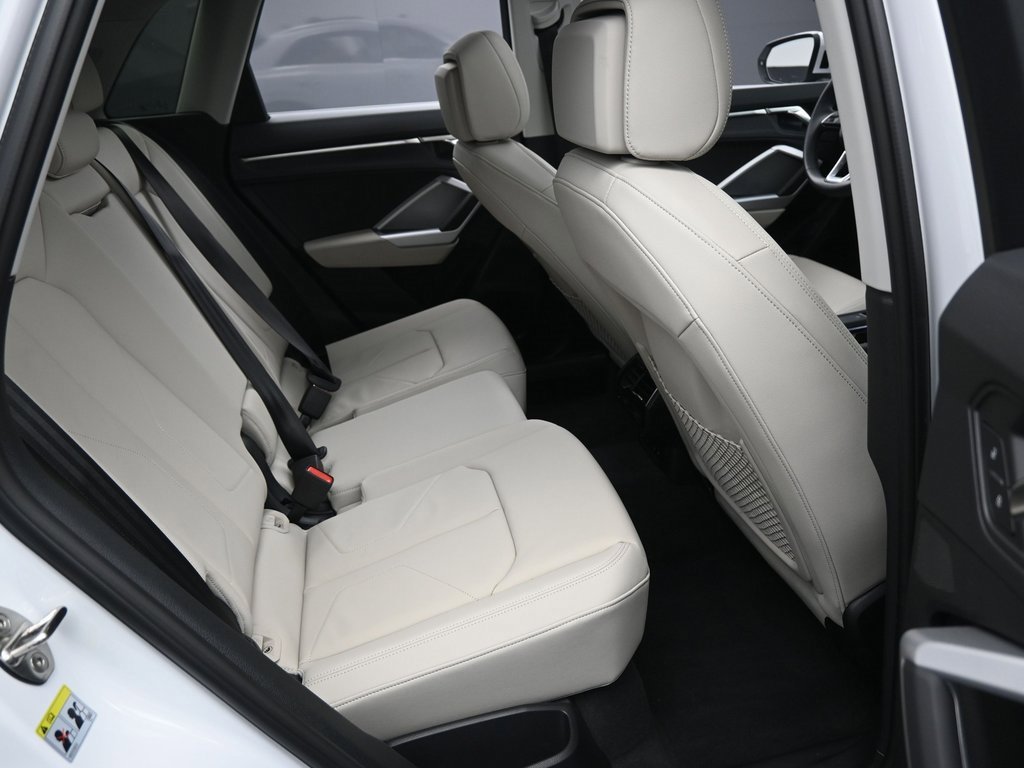Used 2024 Audi Q3 2.0T Premium w/ Convenience Package image 37