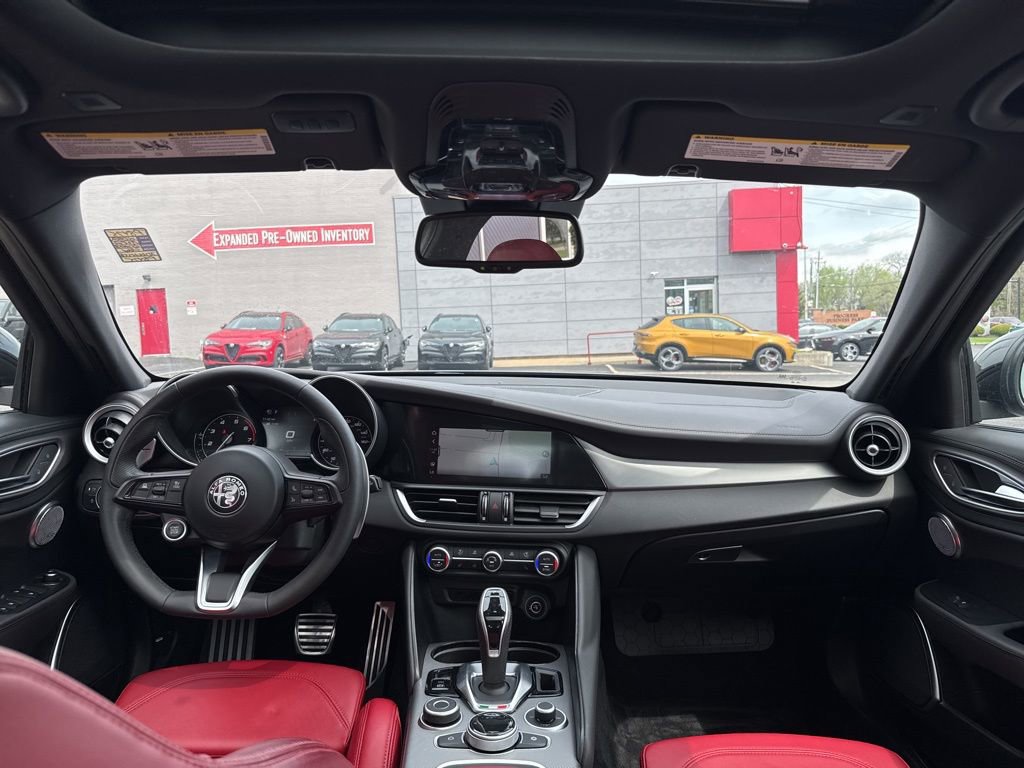 Used 2022 Alfa Romeo Giulia Veloce image 31