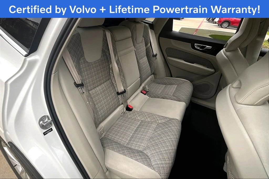 Used 2022 Volvo XC60 B5 Momentum image 34