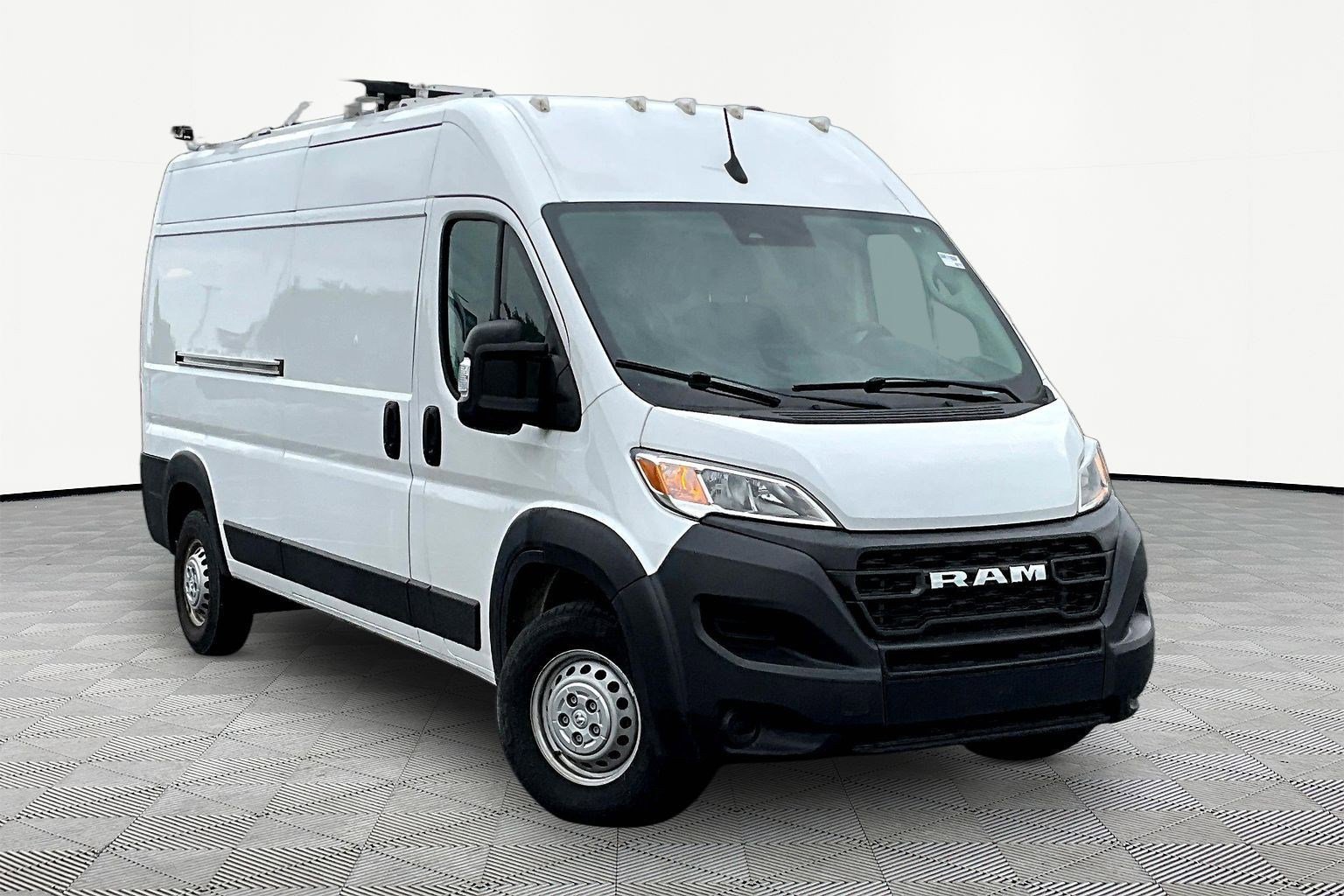 Used 2024 RAM ProMaster 2500 FWD image 3