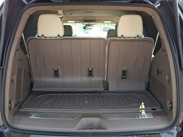 Used 2025 GMC Yukon Denali w/ LPO, Floor Liner Package AWD/4WD image 30
