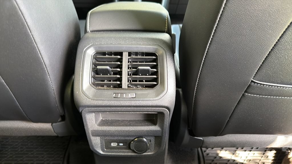 Certified 2022 Volkswagen Tiguan SE FWD image 27