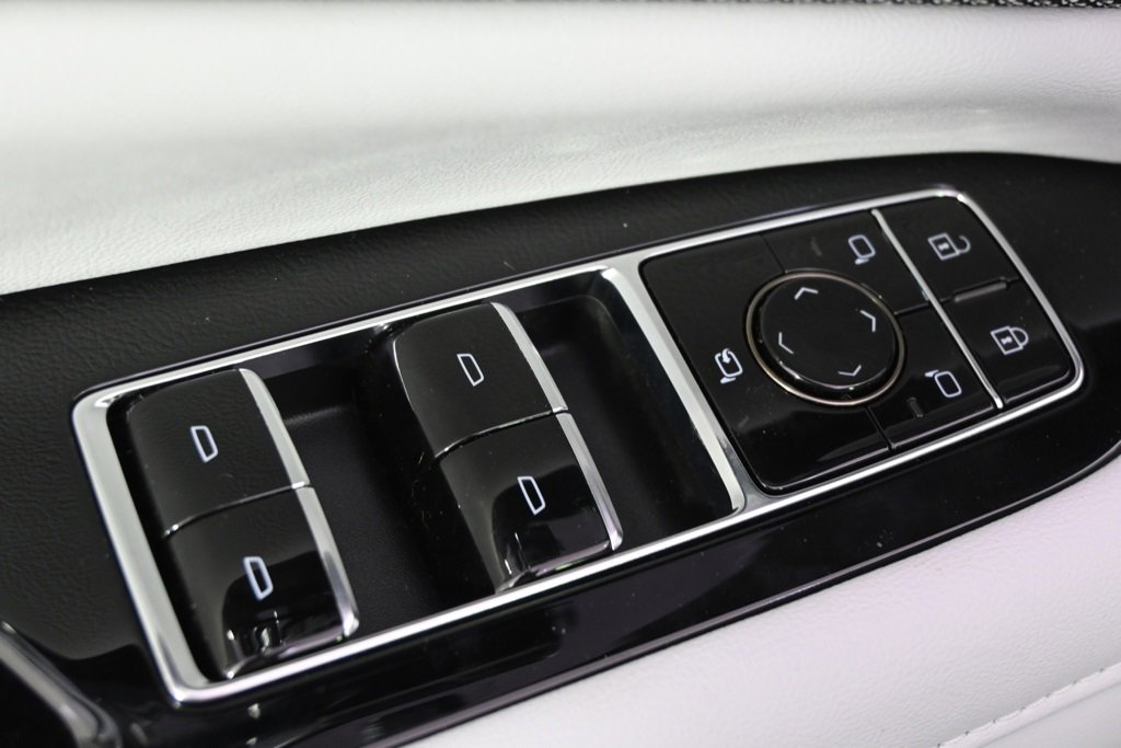 New 2025 Cadillac Optiq Sport 1 image 22