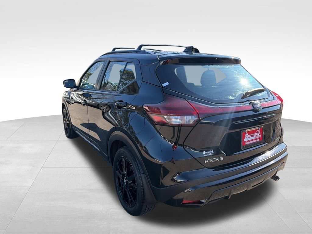 Used 2023 Nissan Kicks SR w/ Interior Electronics Package image 3