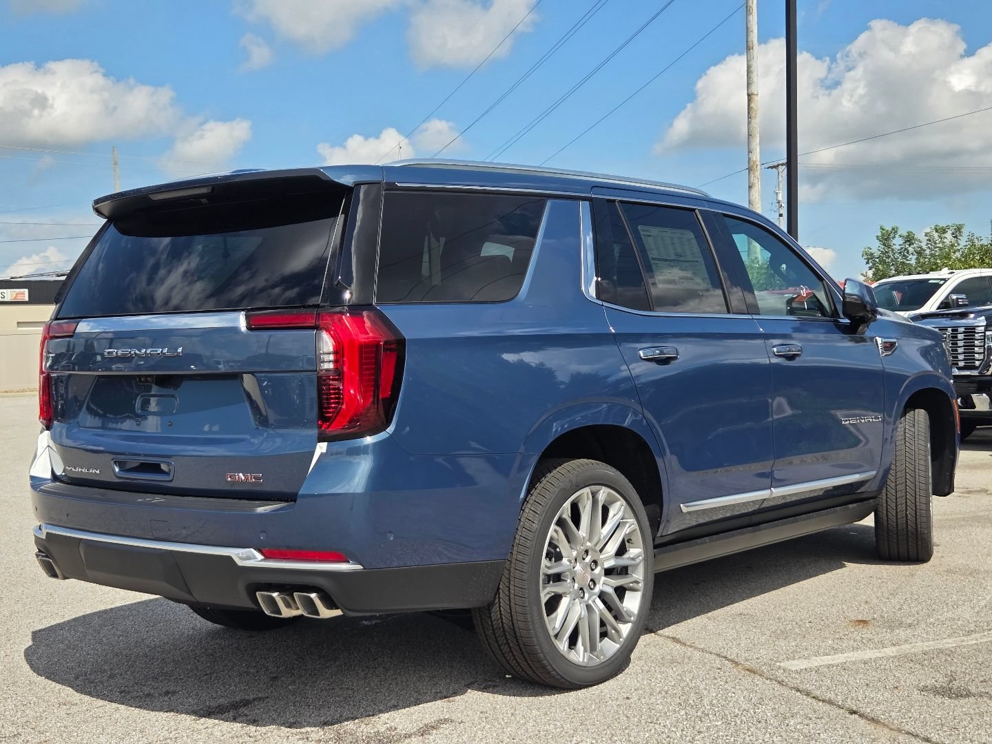 New 2026 GMC Yukon Denali w/ Denali Reserve Package AWD/4WD image 20