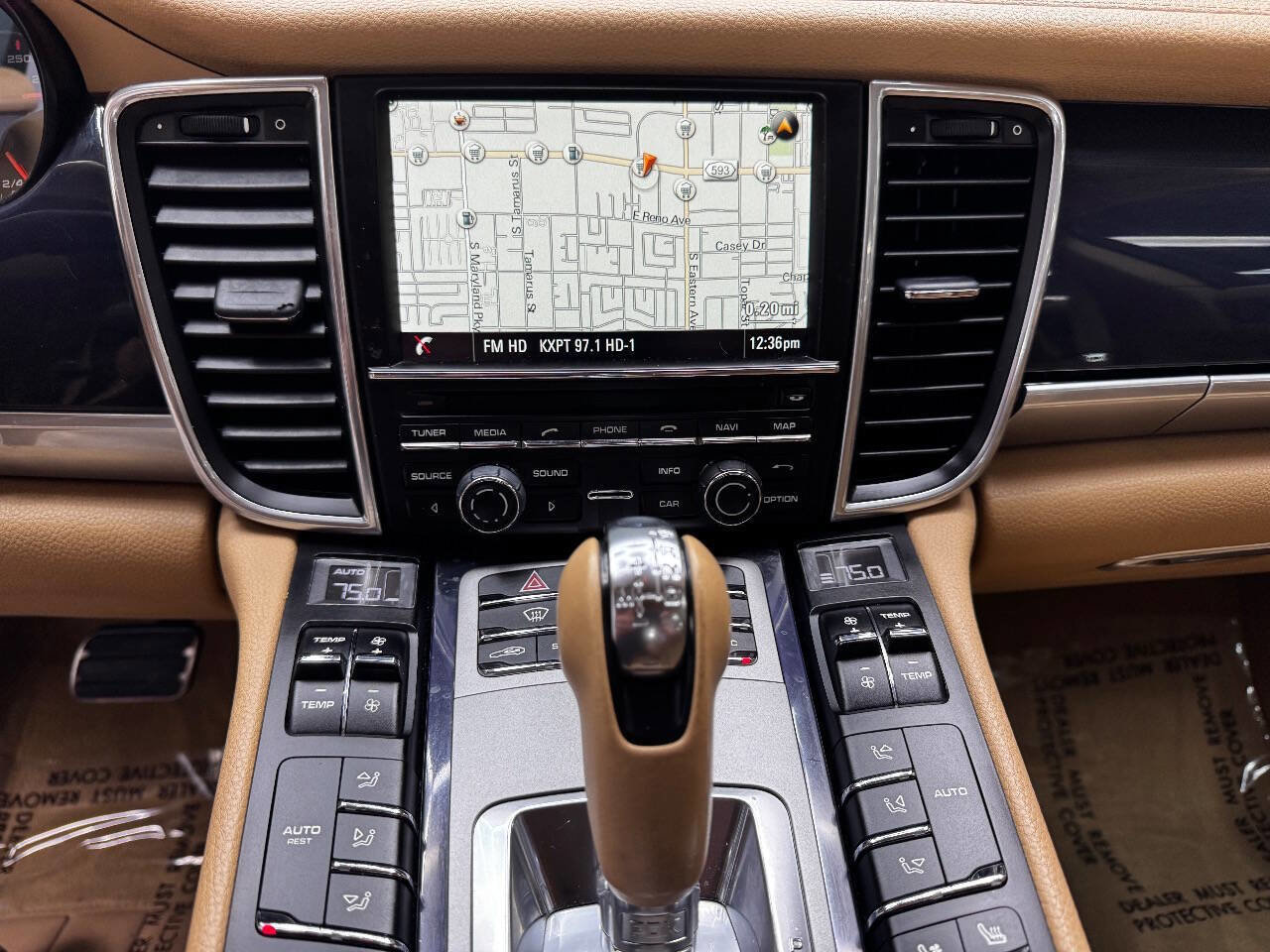 Used 2015 Porsche Panamera 4 image 23