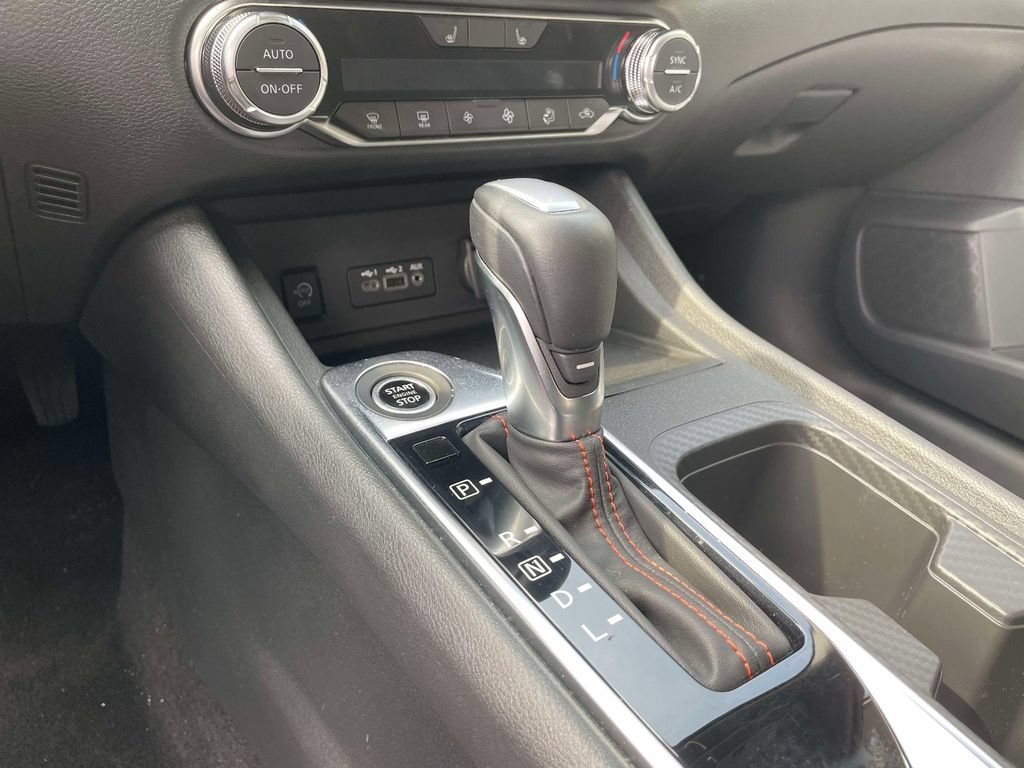 Used 2024 Nissan Sentra SR FWD image 32