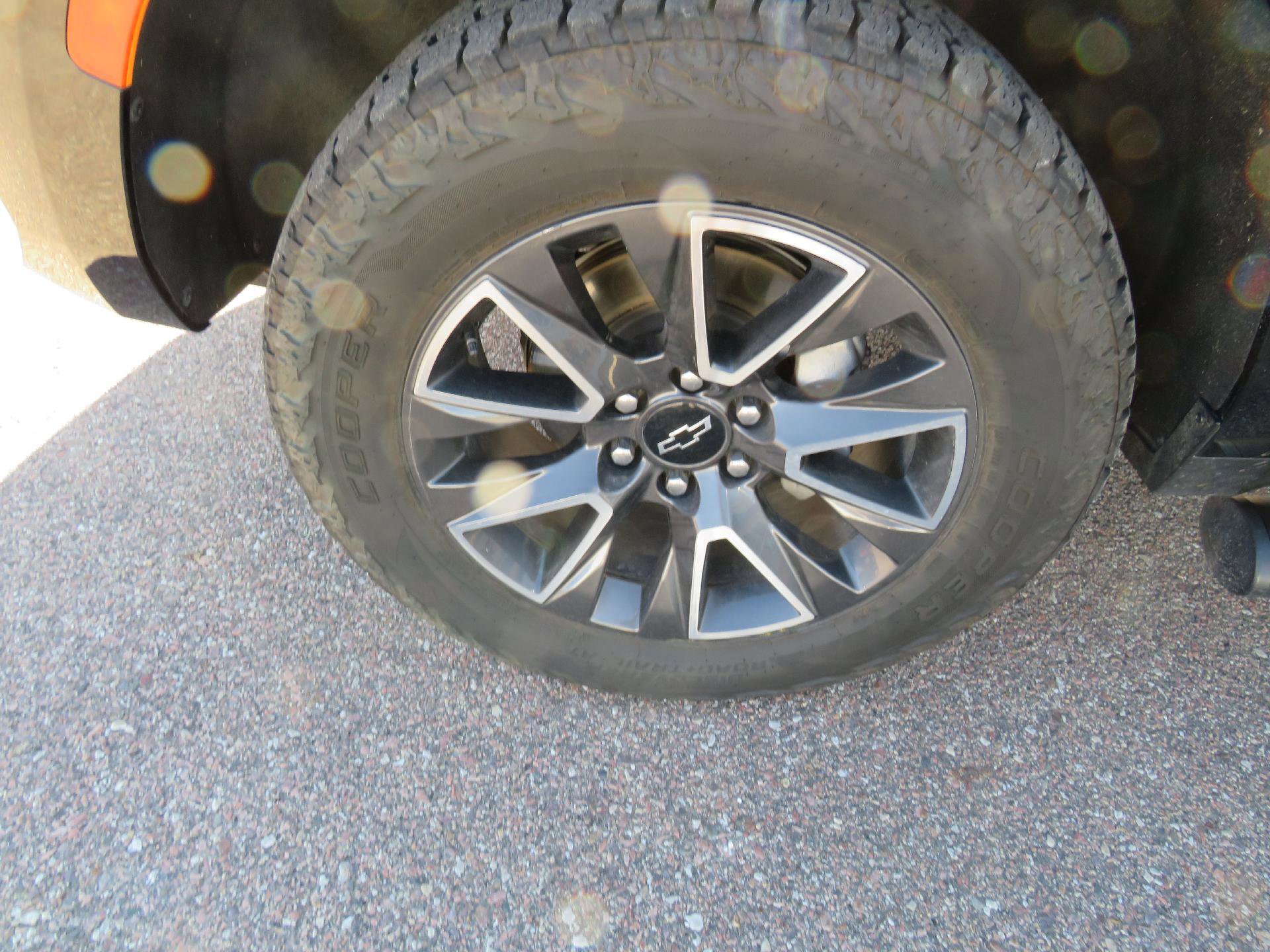 Used 2022 Chevrolet Tahoe Z71 w/ Off-Road Capability Package image 2