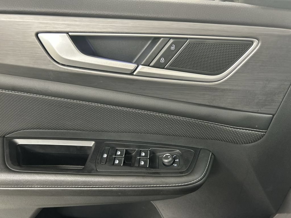 Used 2024 Volkswagen Atlas Cross Sport SE AWD/4WD image 11
