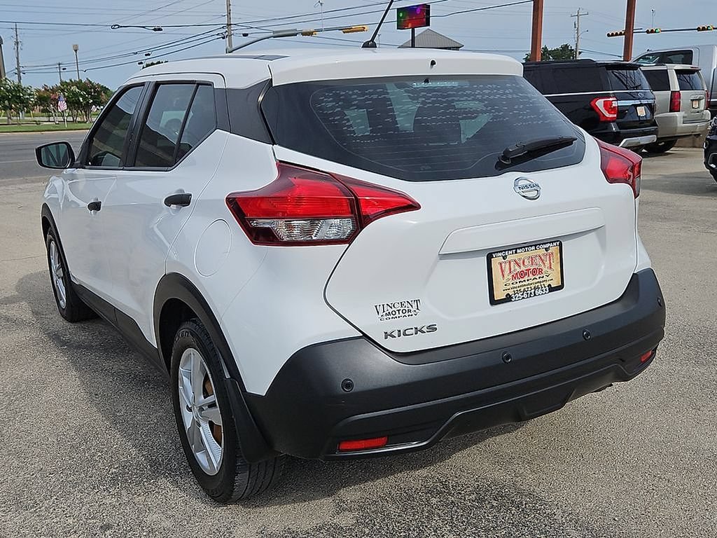 Used 2020 Nissan Kicks S FWD image 5