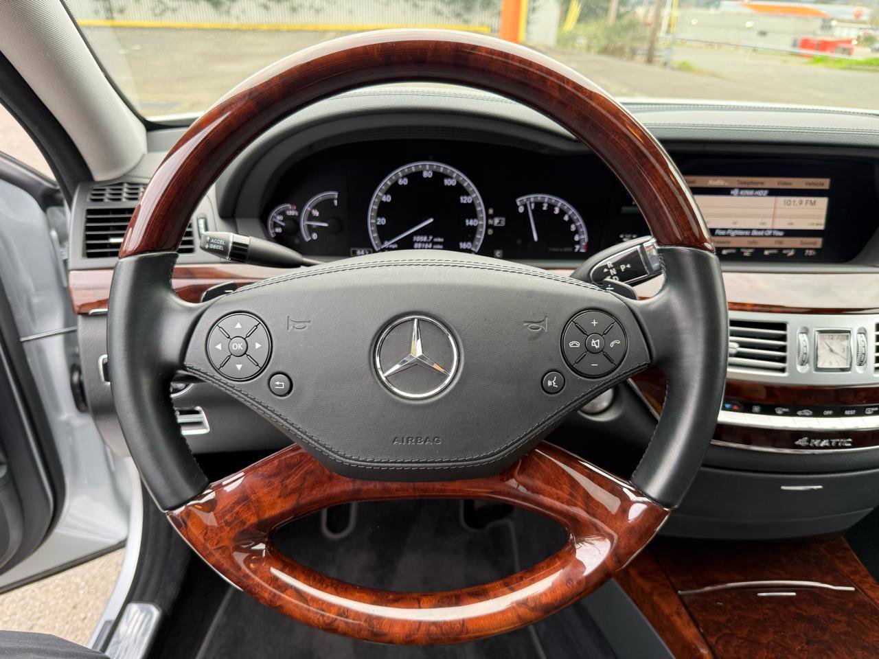 Used 2010 Mercedes-Benz S 550 4MATIC image 41