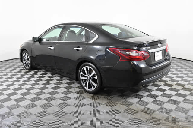 Used 2017 Nissan Altima 2.5 SR FWD image 5