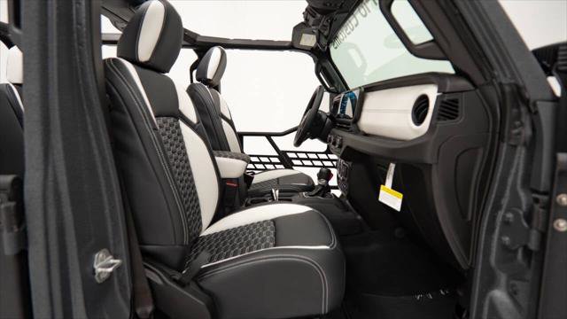 Used 2025 Jeep Gladiator Sport image 36