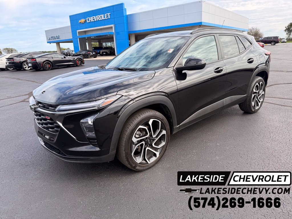 Used 2025 Chevrolet Trax RS w/ Driver Confidence Package FWD image 1