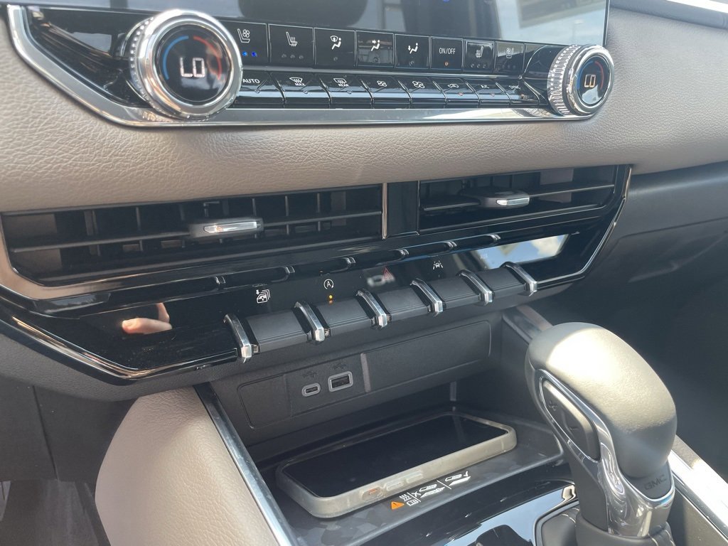 New 2026 GMC Canyon Denali image 16