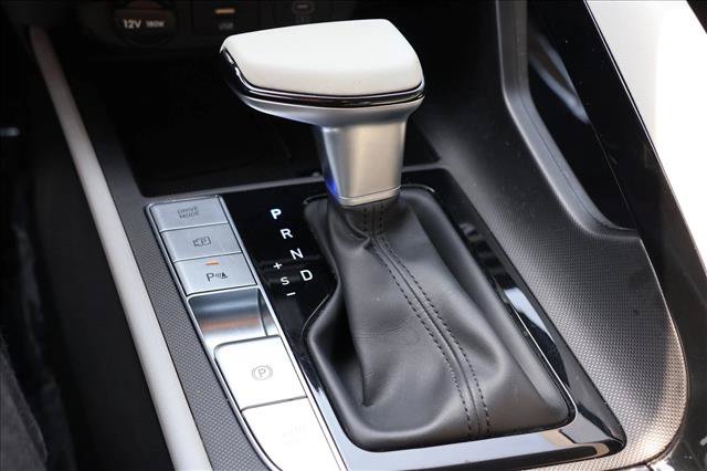 Certified 2024 Hyundai Elantra Limited FWD image 20