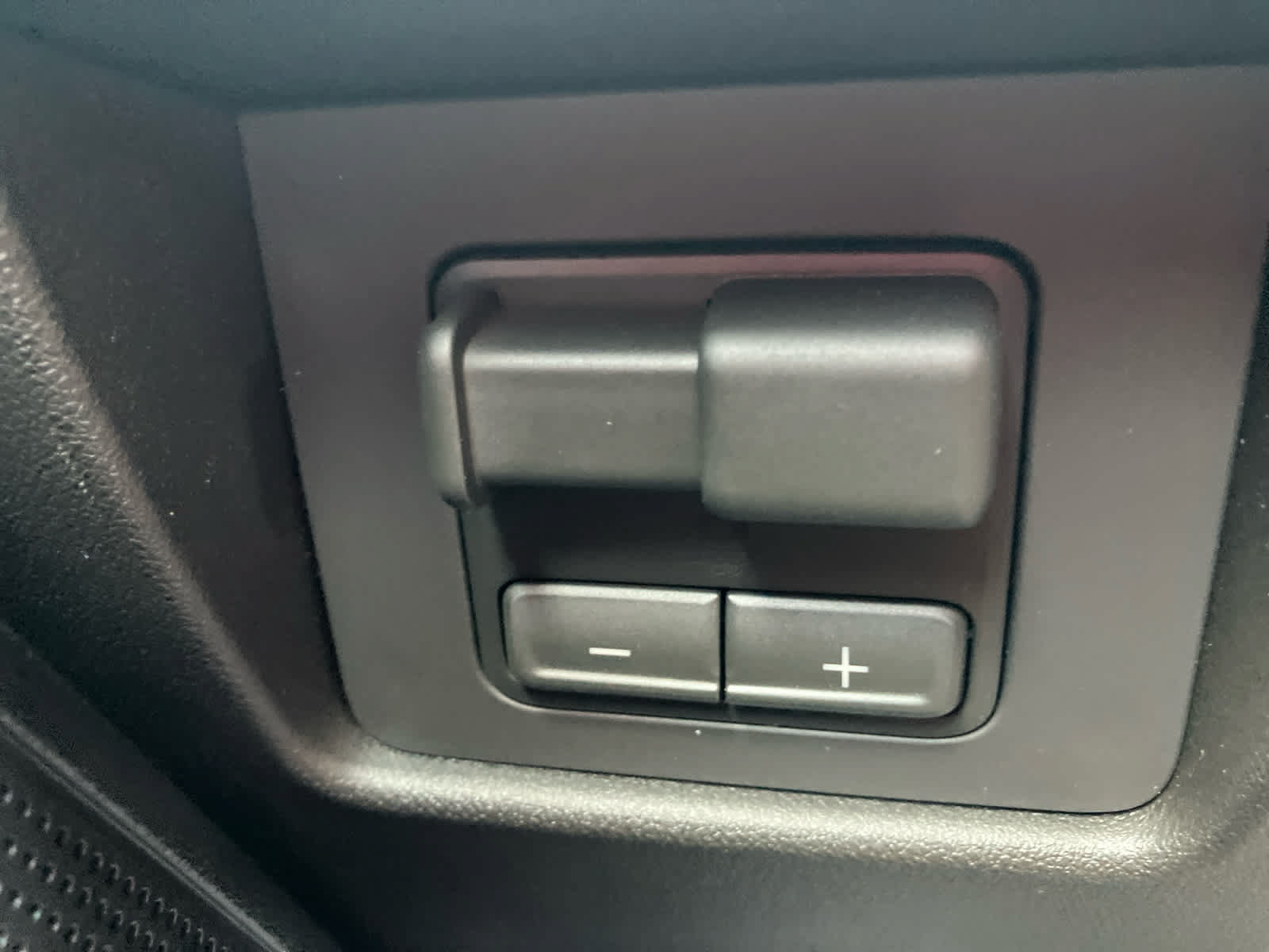 New 2026 GMC Canyon Elevation w/ Convenience Package RWD image 14