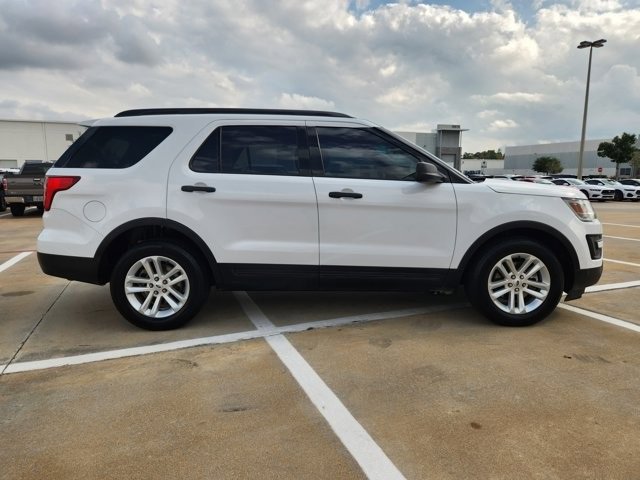 Used 2017 Ford Explorer FWD image 4