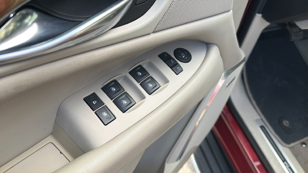 Used 2020 Cadillac Escalade Luxury RWD image 10