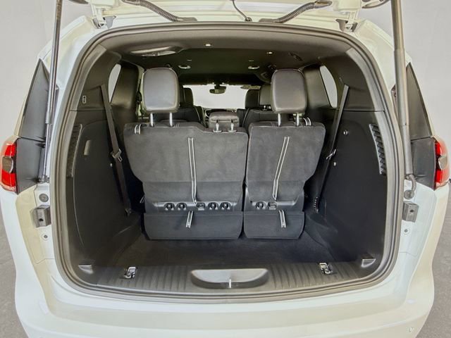 Used 2026 Chrysler Pacifica Select FWD image 25
