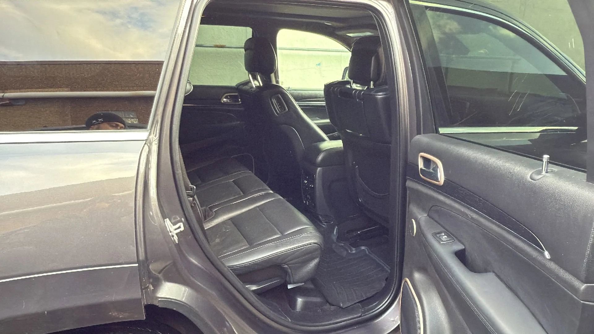 Used 2015 Jeep Grand Cherokee Summit w/ Platinum Series Group AWD/4WD image 26