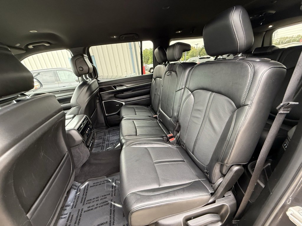 Used 2024 Jeep Wagoneer L Series II w/ Flexible Seating Group image 24