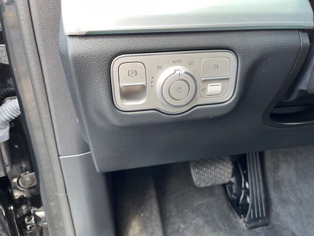 Used 2022 Mercedes-Benz GLE 350 w/ 3rd Row Seat Package image 17