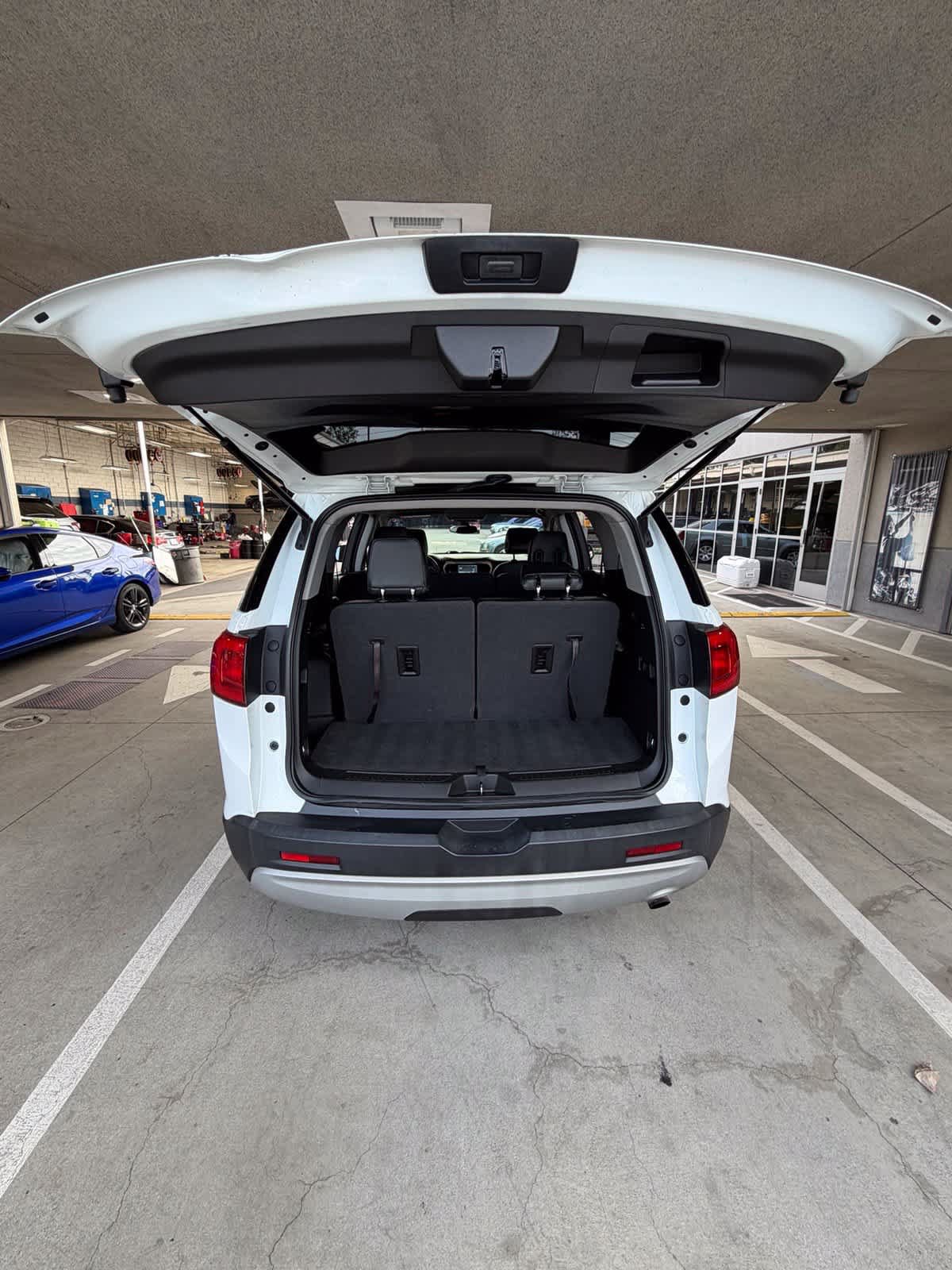 Used 2017 GMC Acadia SLE FWD image 10