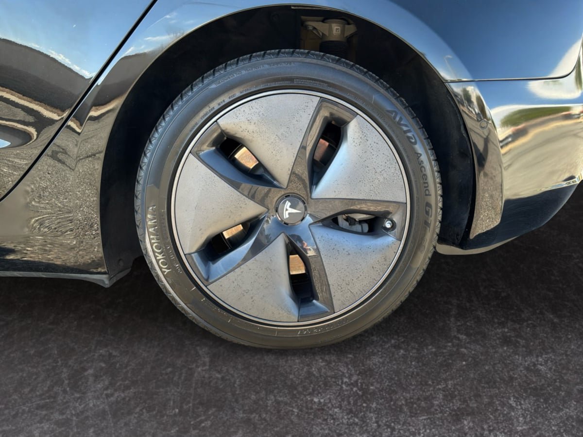 Used 2018 Tesla Model 3 Long Range RWD image 9