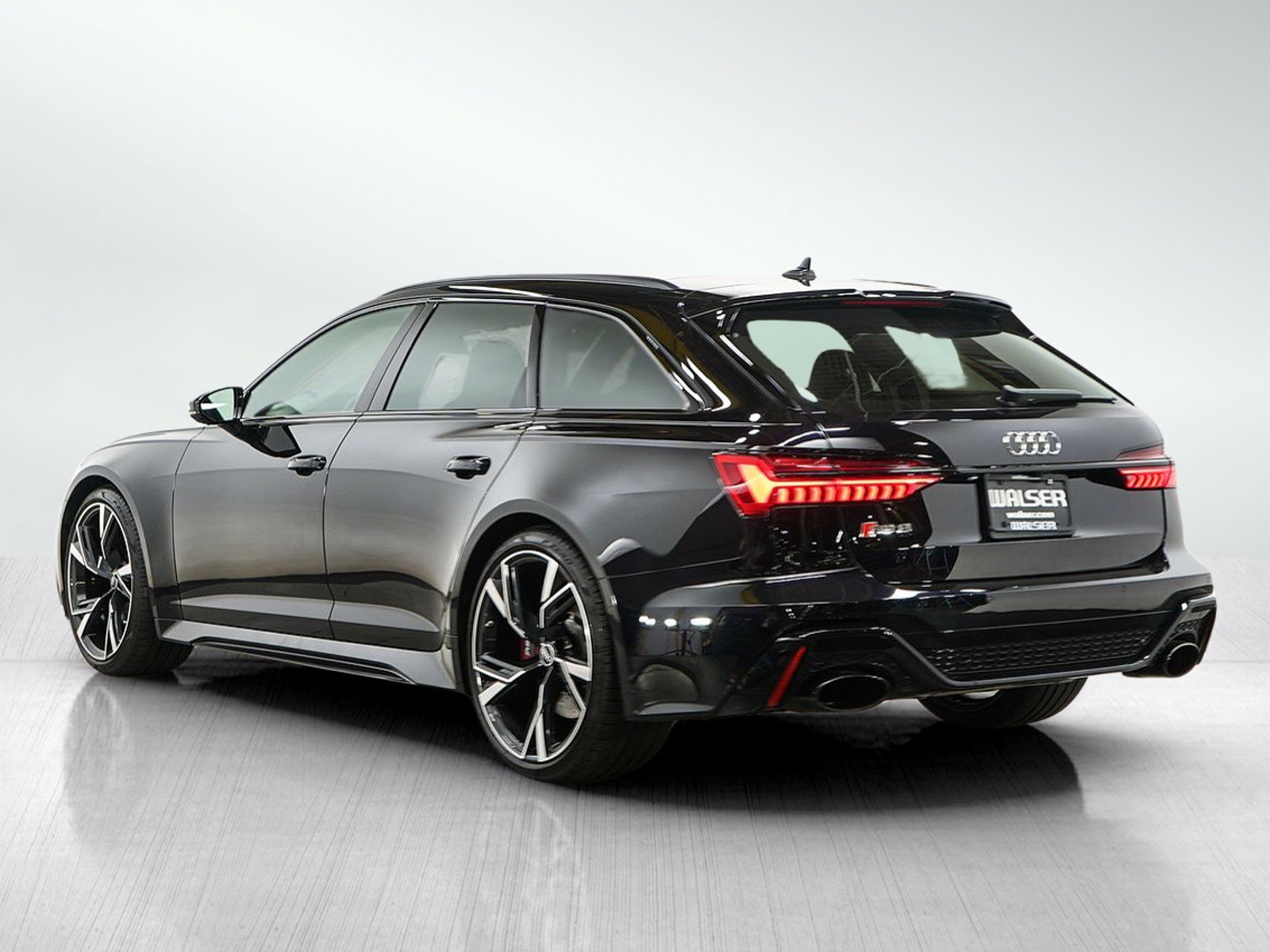 Used 2021 Audi RS 6 AWD/4WD image 4