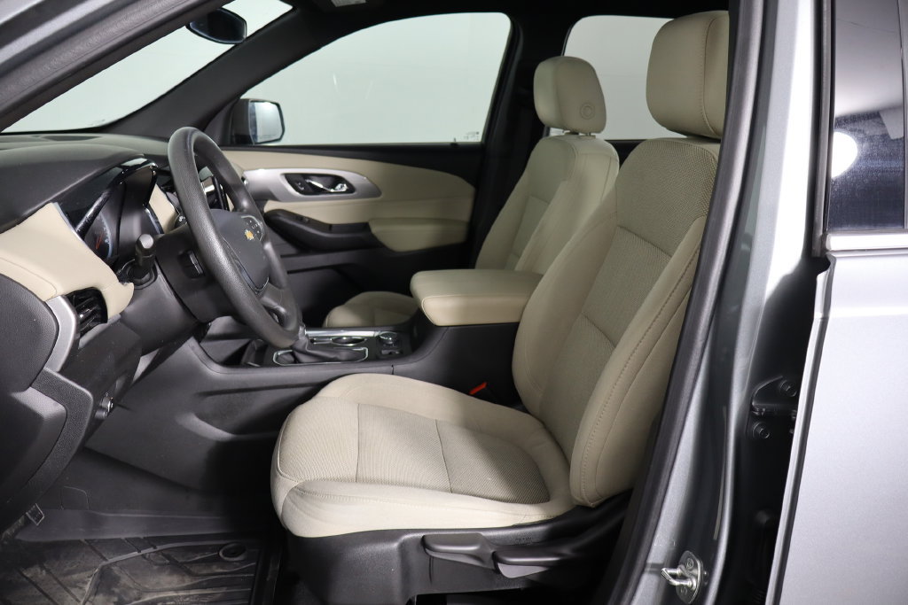 Used 2023 Chevrolet Traverse LS FWD image 14