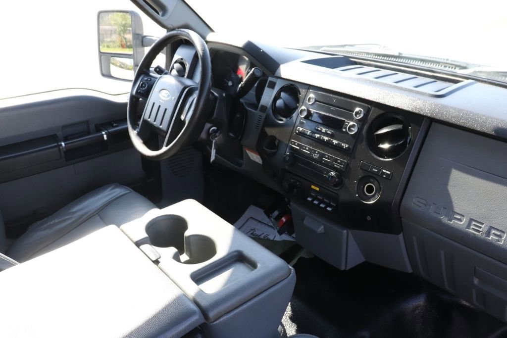 Used 2016 Ford F550 2WD Regular Cab Super Duty image 11
